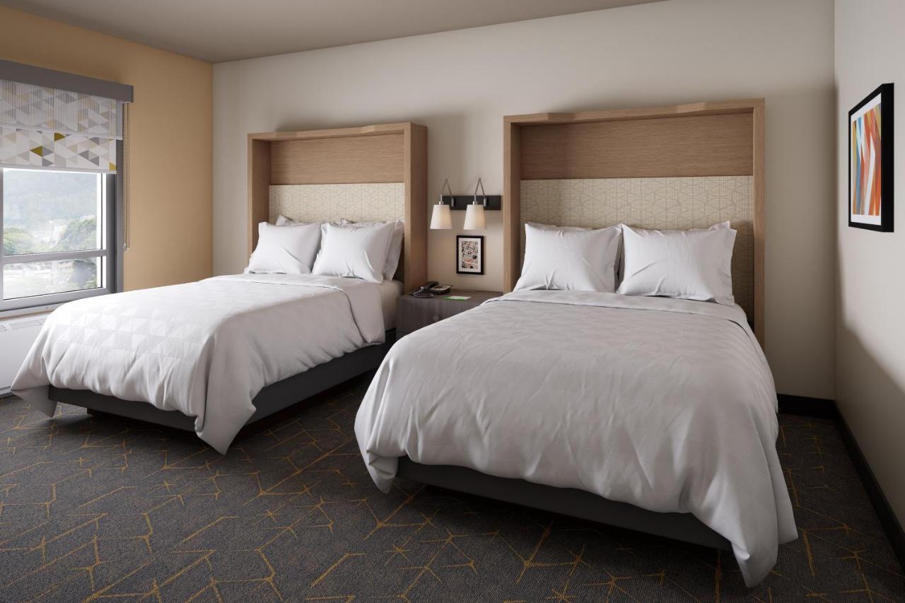 Holiday Inn - Long Island - Islip Arpt East By Ihg Holtsville Exterior photo