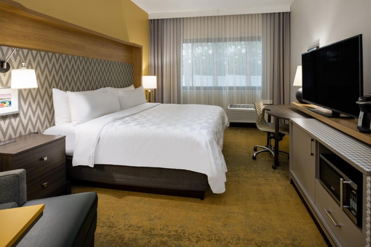 Holiday Inn - Long Island - Islip Arpt East By Ihg Holtsville Exterior photo