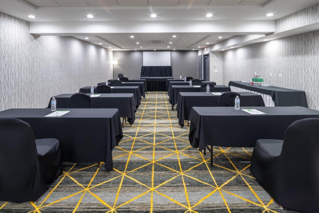 Holiday Inn - Long Island - Islip Arpt East By Ihg Holtsville Exterior photo