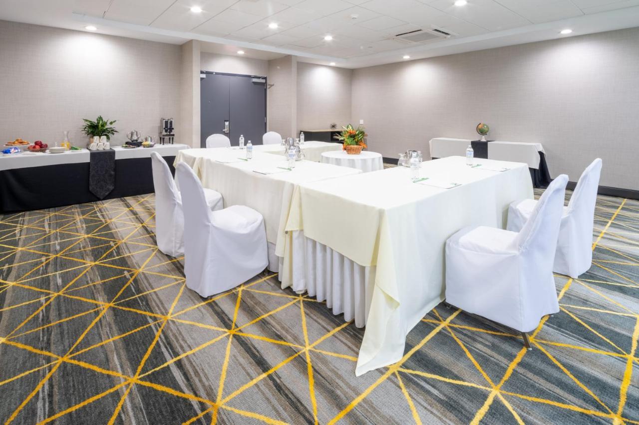 Holiday Inn - Long Island - Islip Arpt East By Ihg Holtsville Exterior photo